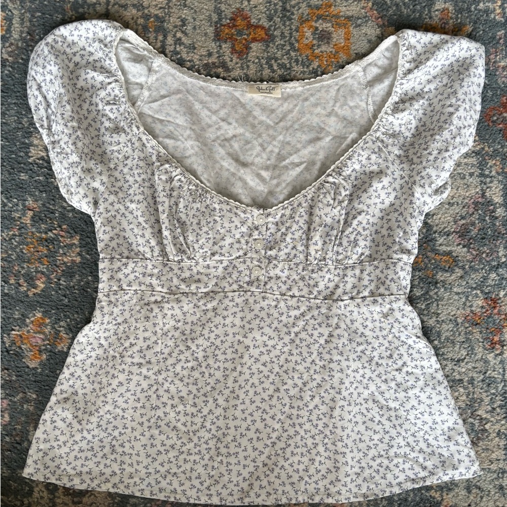 Pacsun White Floral Scoop-Neck Short Sleeve Top